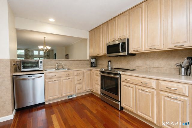 6 Stratford Park 6, Bloomfield, CT 06002