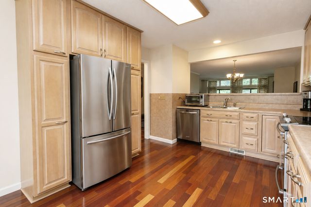 6 Stratford Park 6, Bloomfield, CT 06002