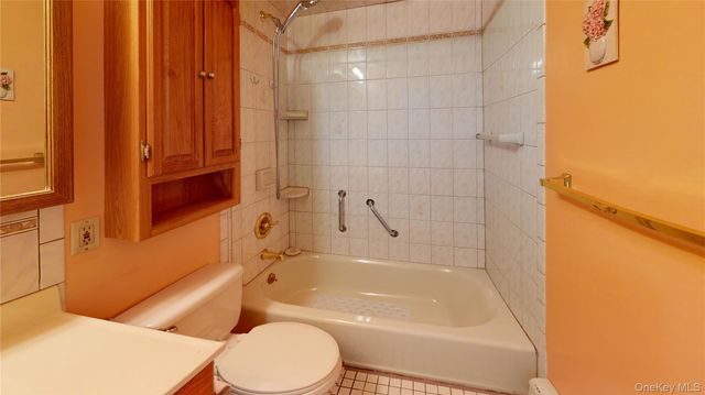 77-11 30th Avenue, East Elmhurst, NY 11370