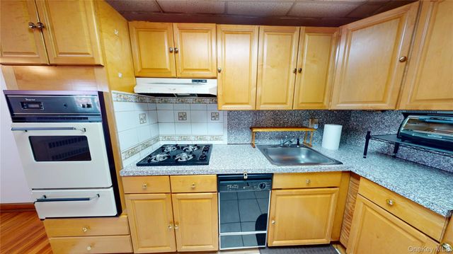 77-11 30th Avenue, East Elmhurst, NY 11370