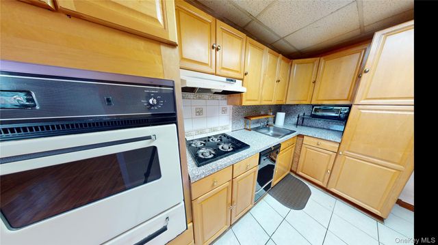 77-11 30th Avenue, East Elmhurst, NY 11370