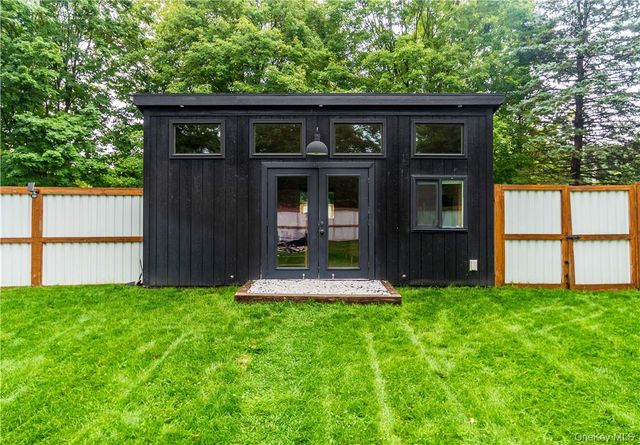 1 Blooms Corners Road, Warwick, NY 10990