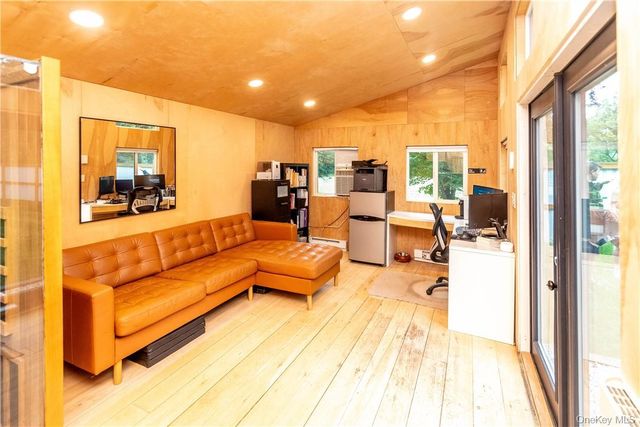 1 Blooms Corners Road, Warwick, NY 10990