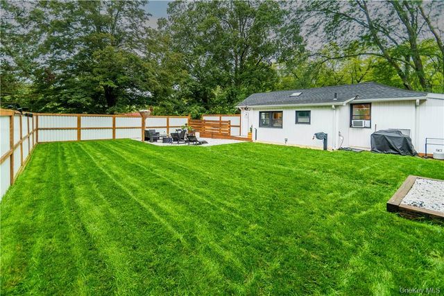 1 Blooms Corners Road, Warwick, NY 10990