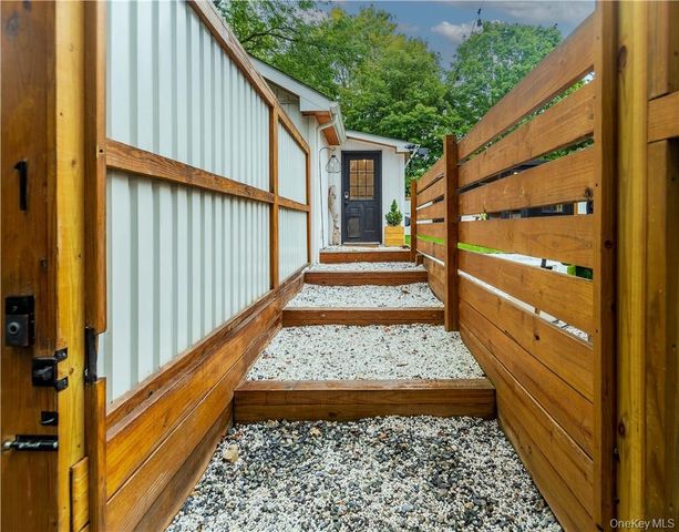 1 Blooms Corners Road, Warwick, NY 10990