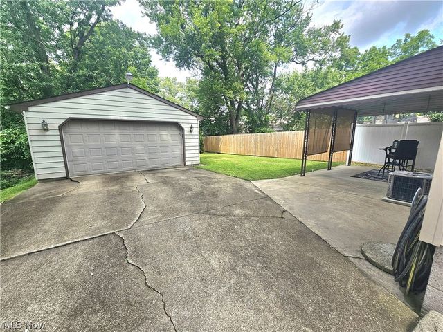 2231 N Glenwood Avenue, Niles, OH 44446