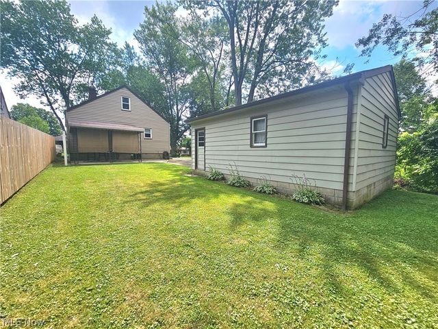 2231 N Glenwood Avenue, Niles, OH 44446