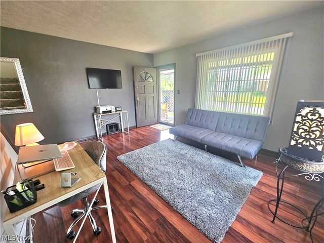2231 N Glenwood Avenue, Niles, OH 44446