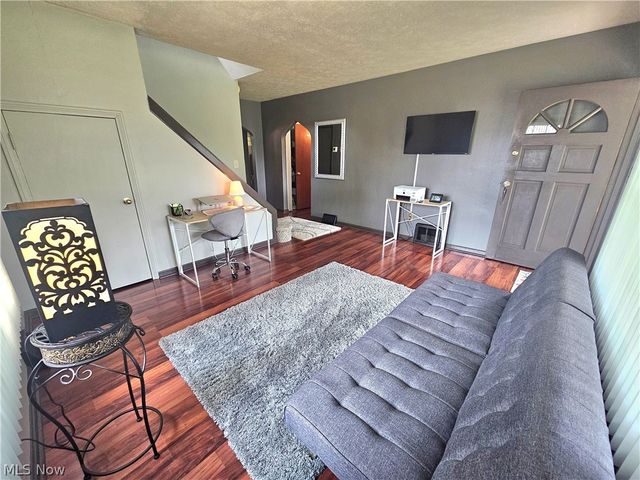 2231 N Glenwood Avenue, Niles, OH 44446
