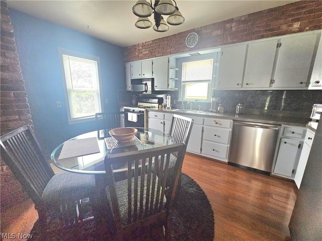 2231 N Glenwood Avenue, Niles, OH 44446