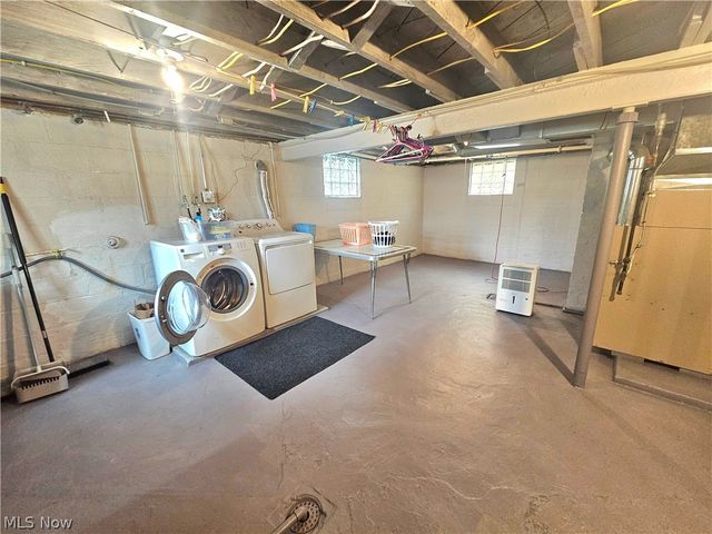 2231 N Glenwood Avenue, Niles, OH 44446