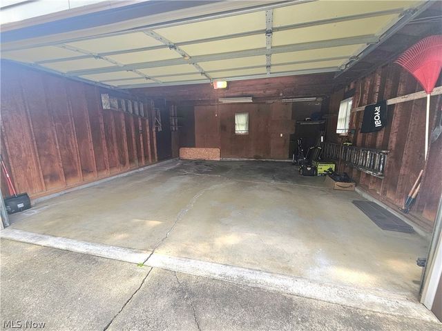2231 N Glenwood Avenue, Niles, OH 44446