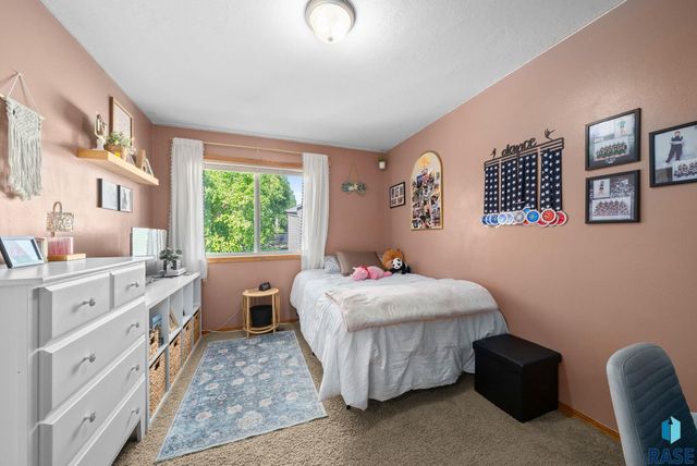 8000 W Eli Ct, Sioux Falls, SD 57106