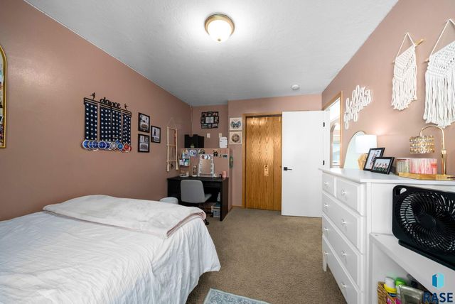 8000 W Eli Ct, Sioux Falls, SD 57106