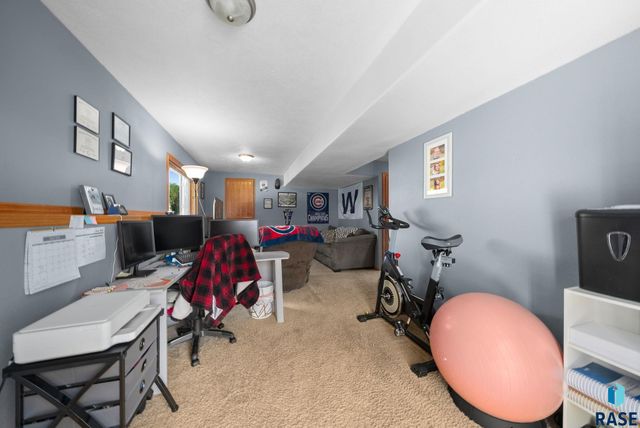 8000 W Eli Ct, Sioux Falls, SD 57106