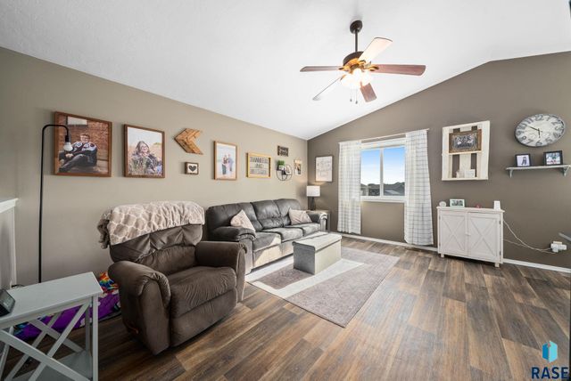 8000 W Eli Ct, Sioux Falls, SD 57106