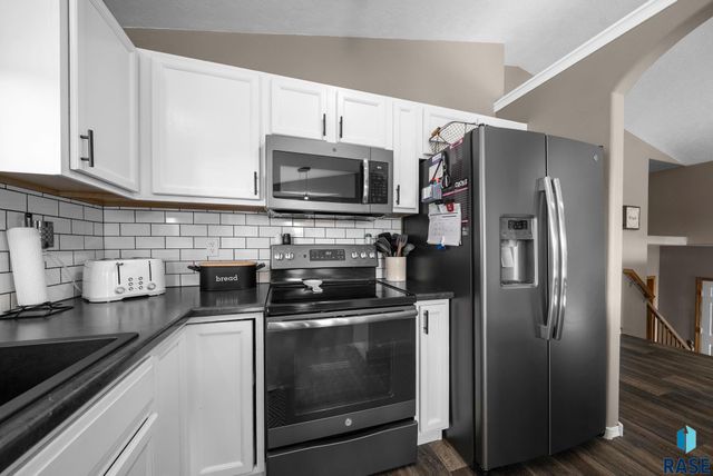 8000 W Eli Ct, Sioux Falls, SD 57106