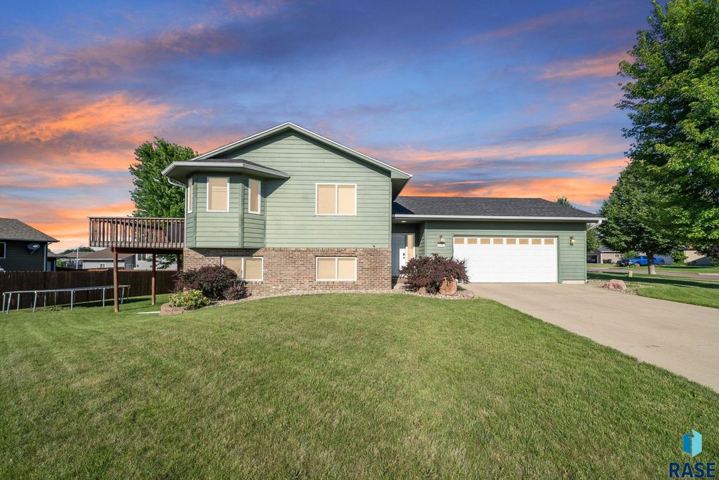 8000 W Eli Ct, Sioux Falls, SD 57106