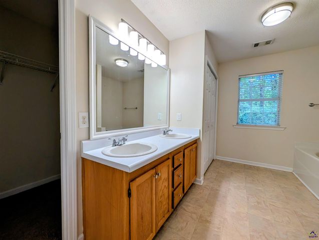 112 Willis Creek Road, Warner Robins, GA 31088