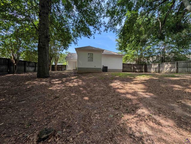 112 Willis Creek Road, Warner Robins, GA 31088