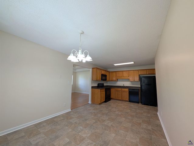 112 Willis Creek Road, Warner Robins, GA 31088