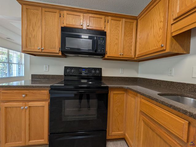 112 Willis Creek Road, Warner Robins, GA 31088