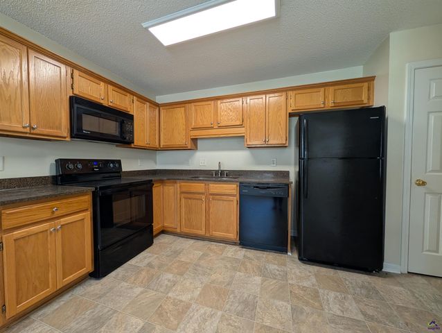 112 Willis Creek Road, Warner Robins, GA 31088