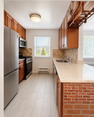 15054 Melbourne Avenue 1R, Flushing, NY 11367