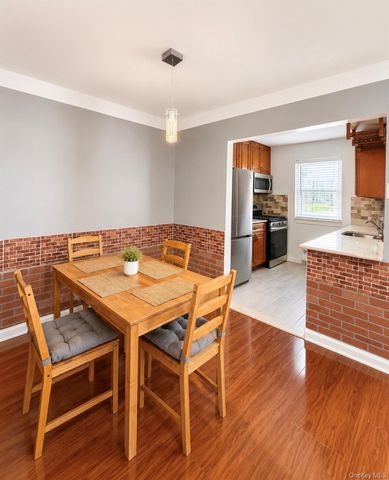 15054 Melbourne Avenue 1R, Flushing, NY 11367