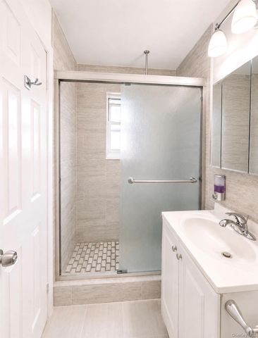 15054 Melbourne Avenue 1R, Flushing, NY 11367