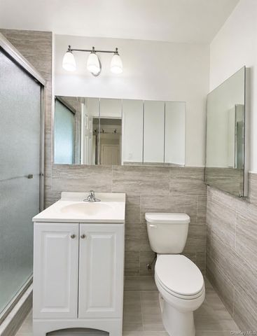 15054 Melbourne Avenue 1R, Flushing, NY 11367