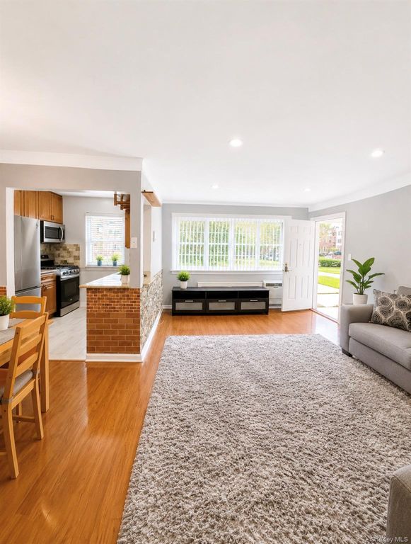15054 Melbourne Avenue 1R, Flushing, NY 11367