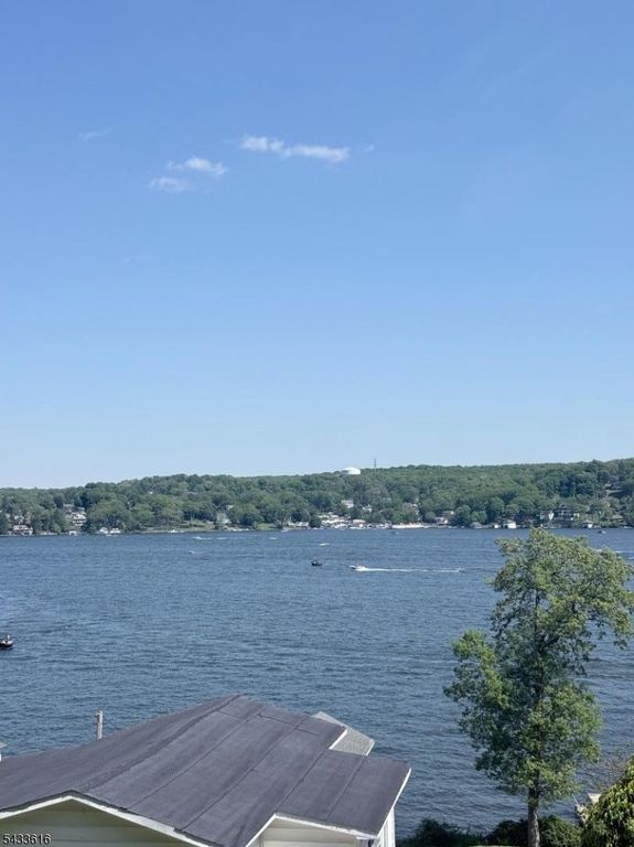 318 Lakeside Blvd, Hopatcong Boro, NJ 07843 — exterior