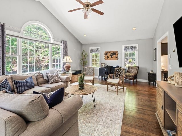 85 S Ashburnham Rd, Westminster, MA 01473