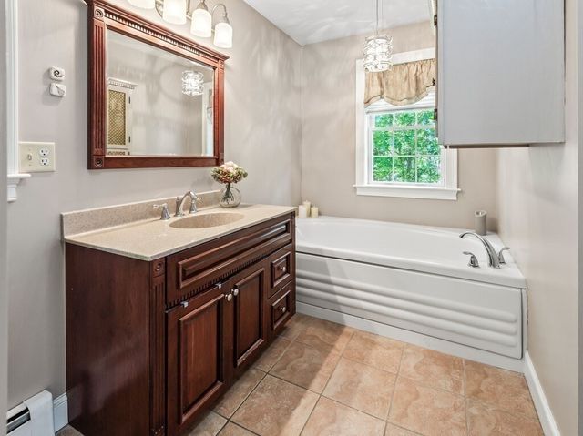 85 S Ashburnham Rd, Westminster, MA 01473