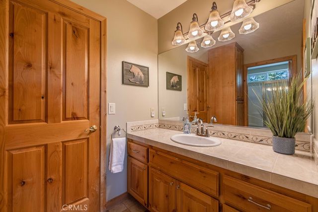 305 Starlight Circle, Big Bear Lake, CA 92315