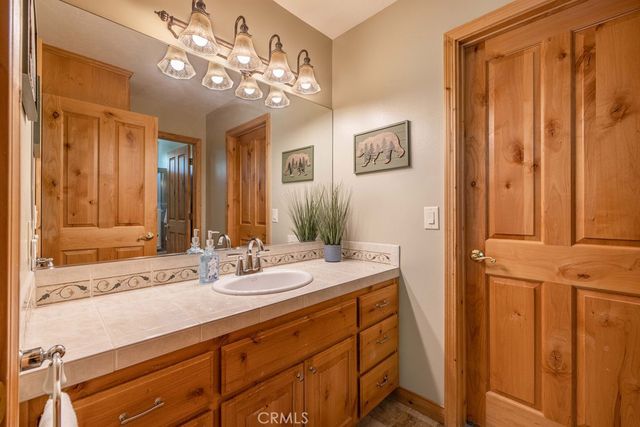 305 Starlight Circle, Big Bear Lake, CA 92315
