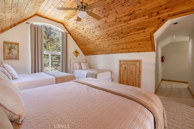 305 Starlight Circle, Big Bear Lake, CA 92315