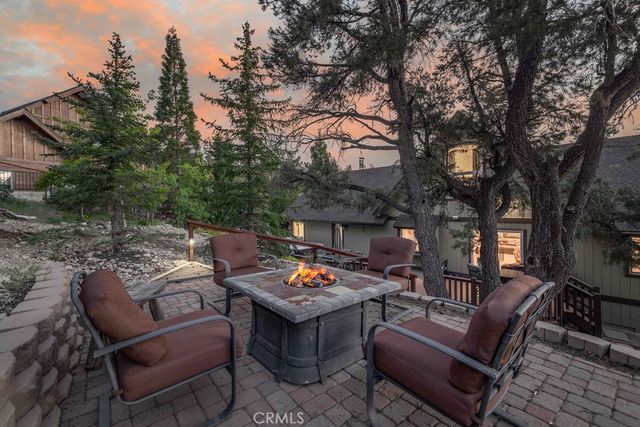 305 Starlight Circle, Big Bear Lake, CA 92315