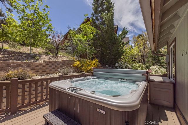 305 Starlight Circle, Big Bear Lake, CA 92315