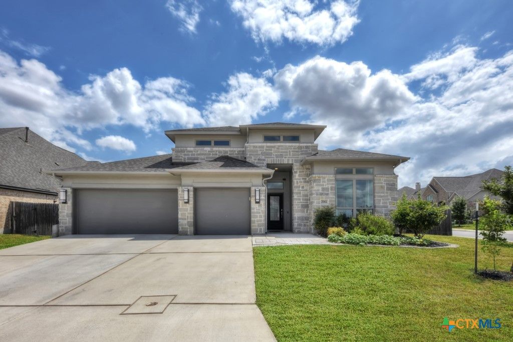 2961 Grove Way, Seguin, TX 78155