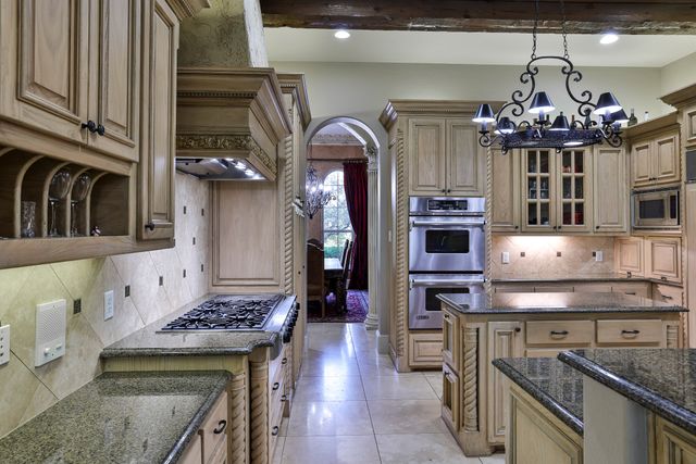 7009 Sanctuary Heights Road, Fort Worth, TX 76132