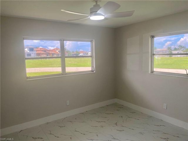 1719 Sandy CIR, Cape Coral, FL 33904