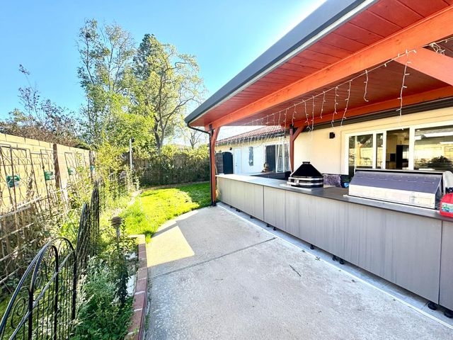 4448 Hackberry Ln, Carmichael, CA 95608