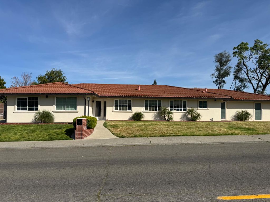 4448 Hackberry Ln, Carmichael, CA 95608