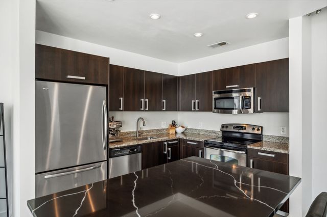 600 12th Ave S Apt 1410, Nashville, TN 37203