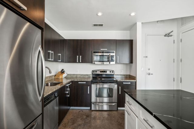 600 12th Ave S Apt 1410, Nashville, TN 37203