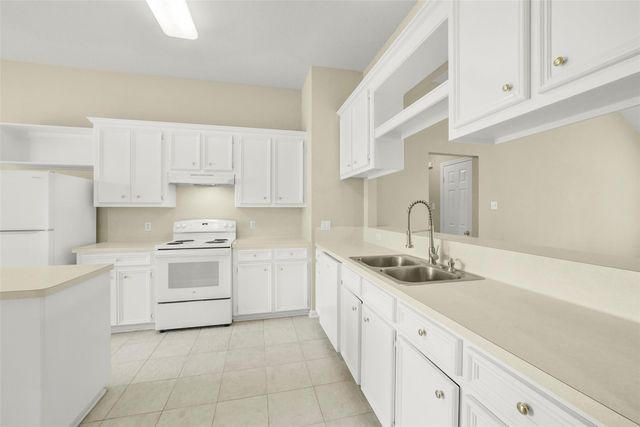 1748 Hazelwood Street, Conroe, TX 77301