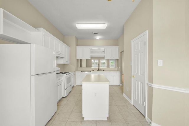 1748 Hazelwood Street, Conroe, TX 77301