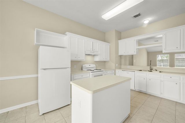 1748 Hazelwood Street, Conroe, TX 77301